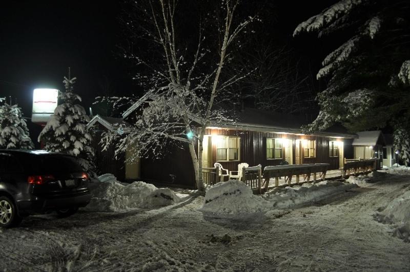 Red Umbrella Inn Minden Hills ภายนอก รูปภาพ